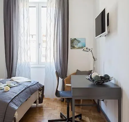 Bright Luxury New Flat Downtown Apartman *
