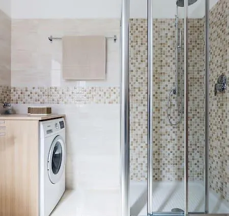 Bright Luxury New Flat Downtown Apartment