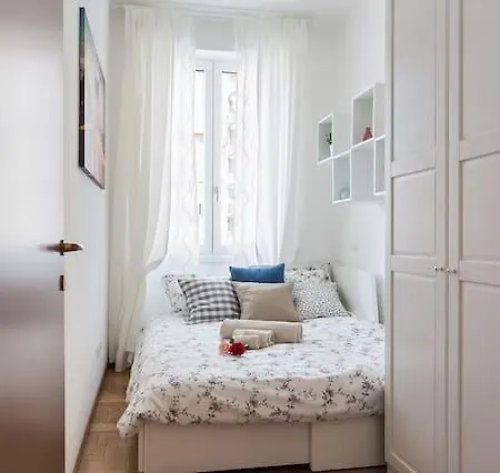 Bright Luxury New Flat Downtown * Milan