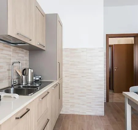 Bright Luxury New Flat Downtown Apartment *