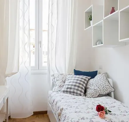 Bright Luxury New Flat Downtown Milan